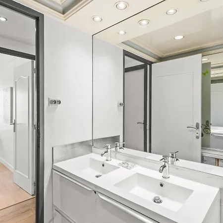 Entier 3 Pièces Face Au Port Appartement Vallauris