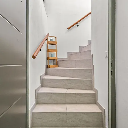 Appartement Entier 3 Pièces Face Au Port *