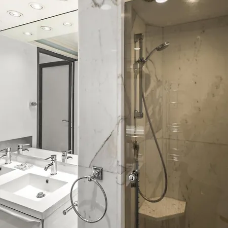 Entier 3 Pièces Face Au Port Appartement Vallauris